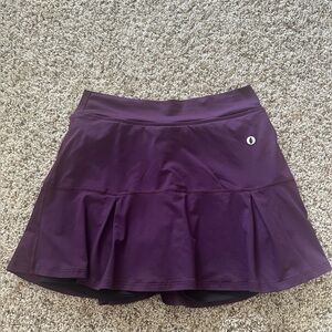 Dona Jo tennis skirt, size 3 (large).